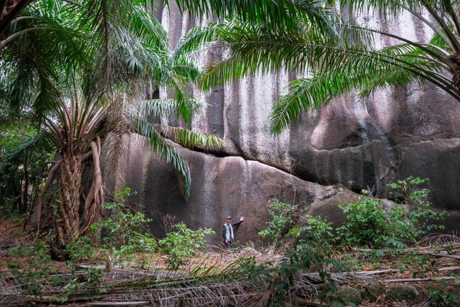 The side of the huge rock at Batu Belimbing Kelabat