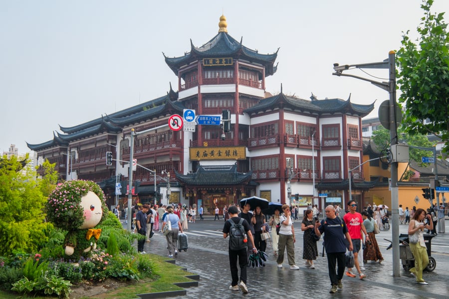 Yuyuan old street pedestrian crossing in Shanghai