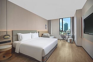 Holiday Inn Express On The Bund